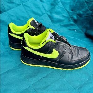 Nike Men's Black and Lime Sneakers